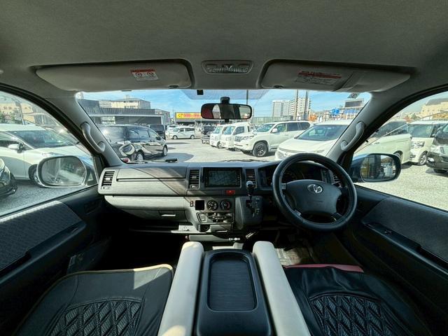 ハイエースバン