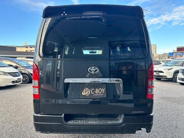 ハイエースバン