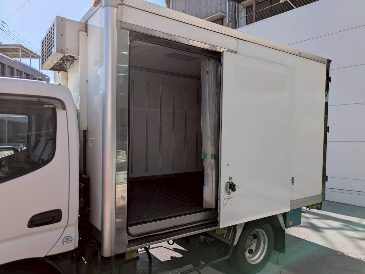 ダイナトラック