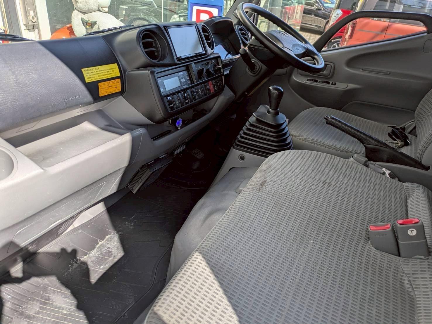 ダイナトラック