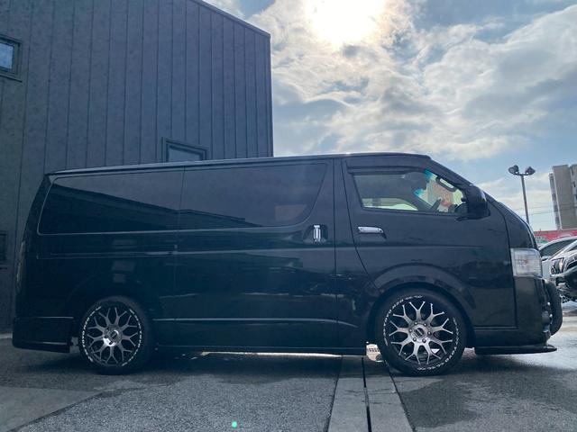 ハイエースバン