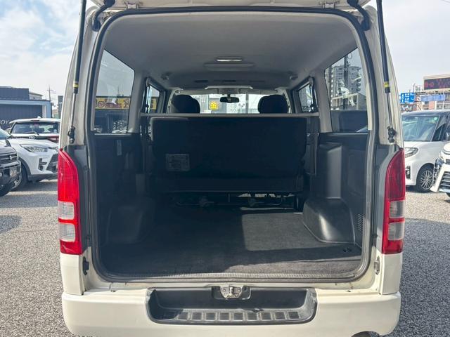 レジアスエースバン