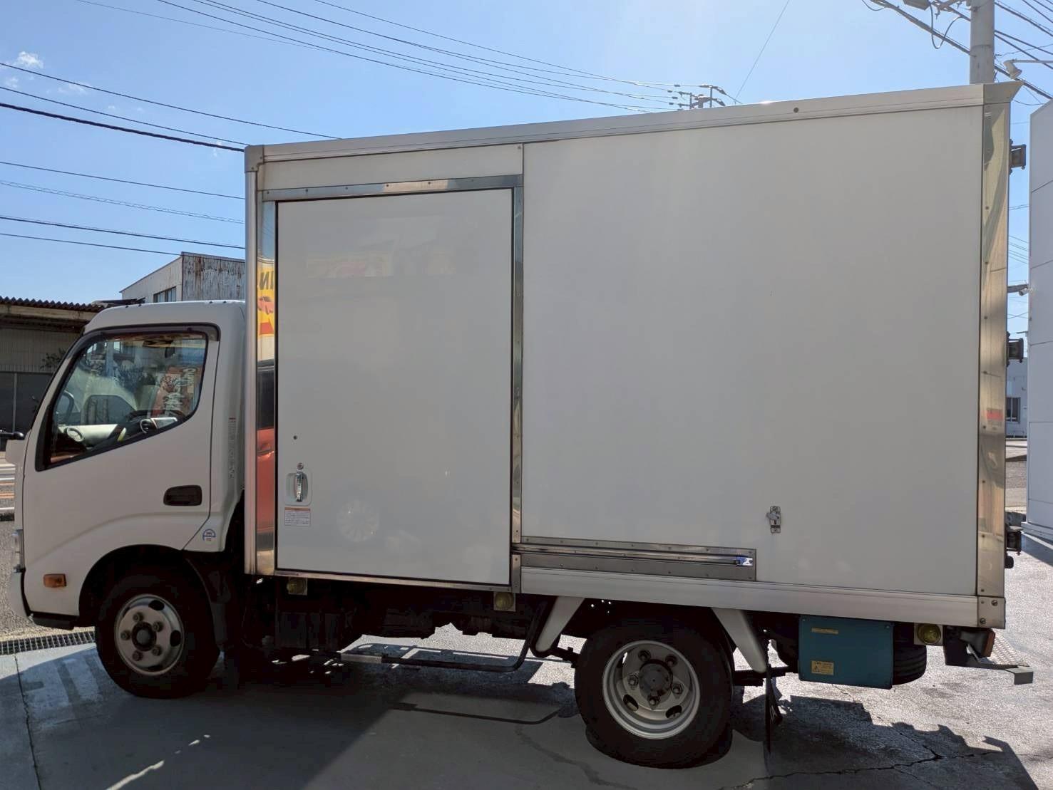 ダイナトラック