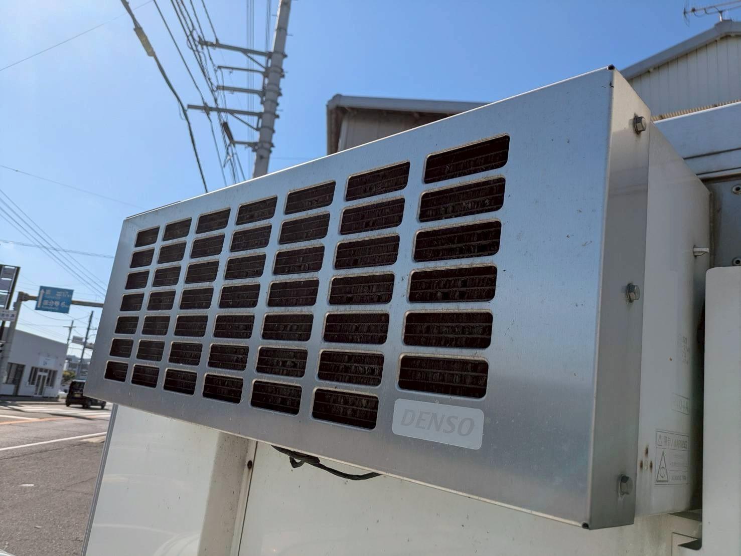 ダイナトラック