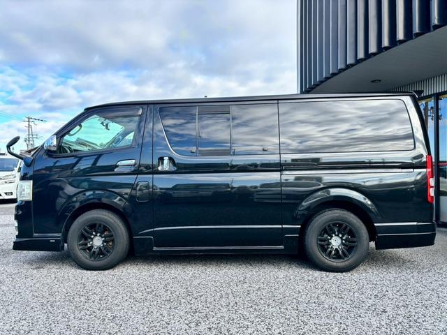 ハイエースバン