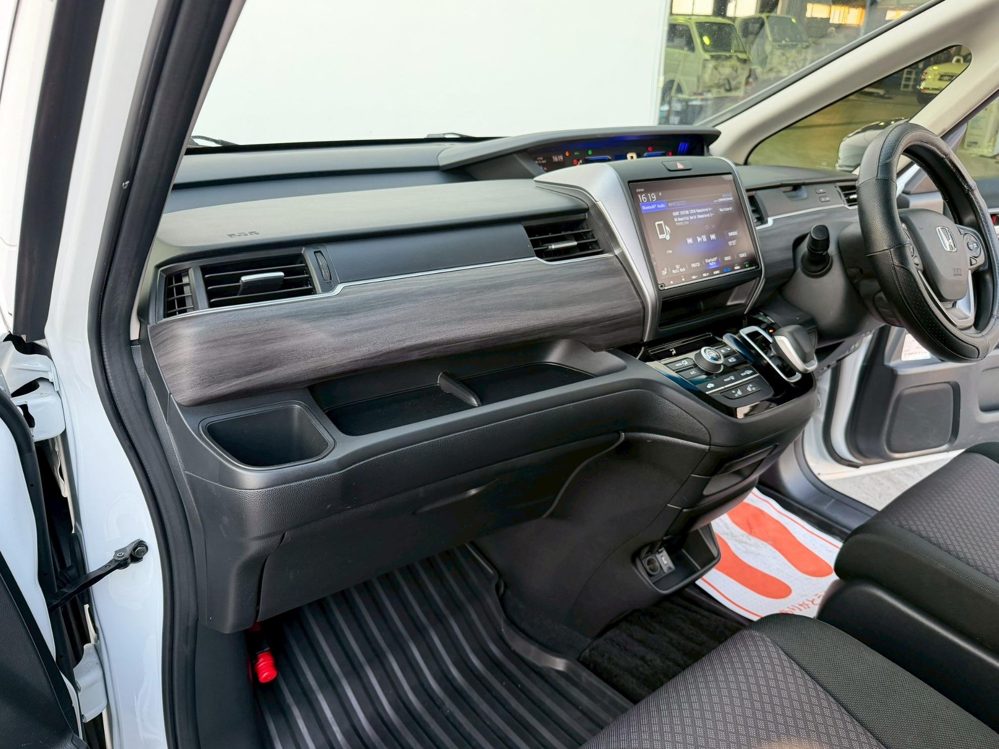 フリード＋ハイブリッド