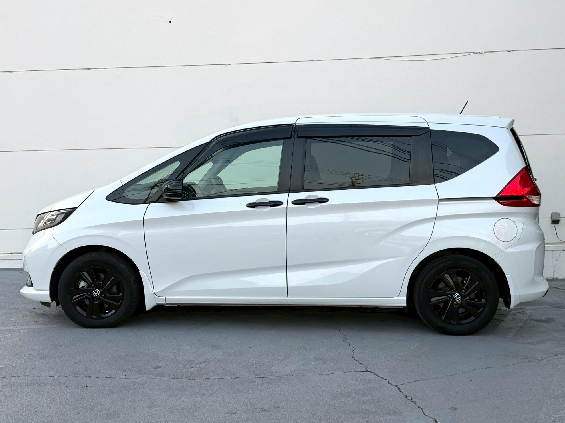 フリード＋ハイブリッド