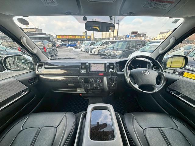 ハイエースバン