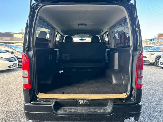 ハイエースバン