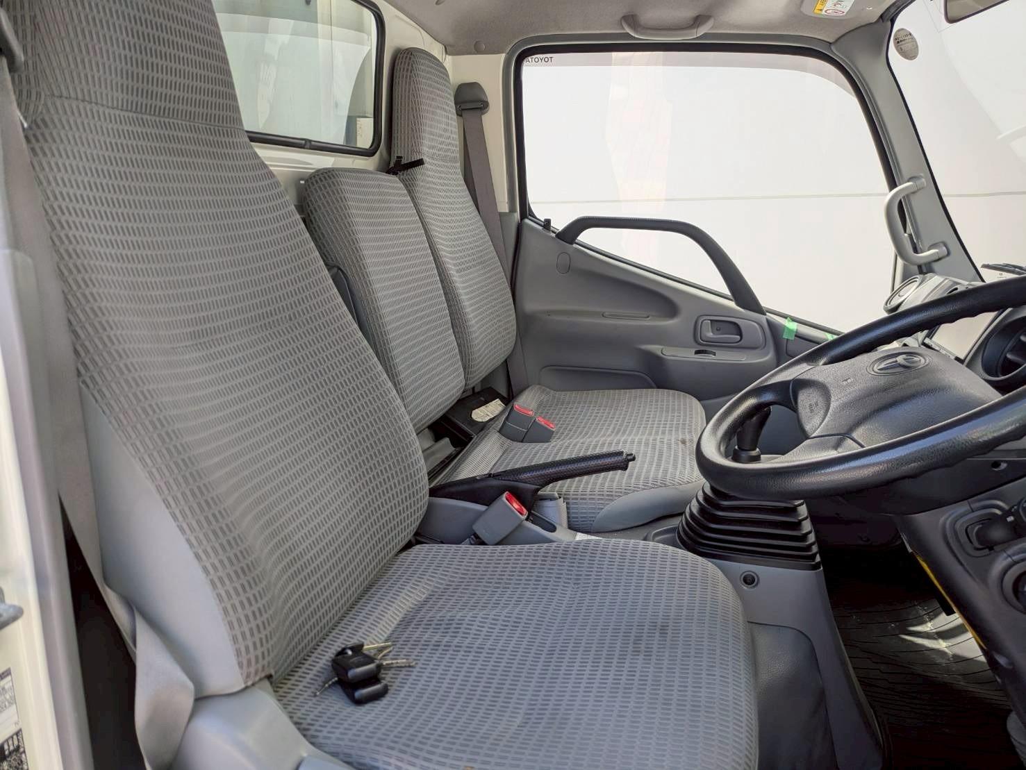 ダイナトラック