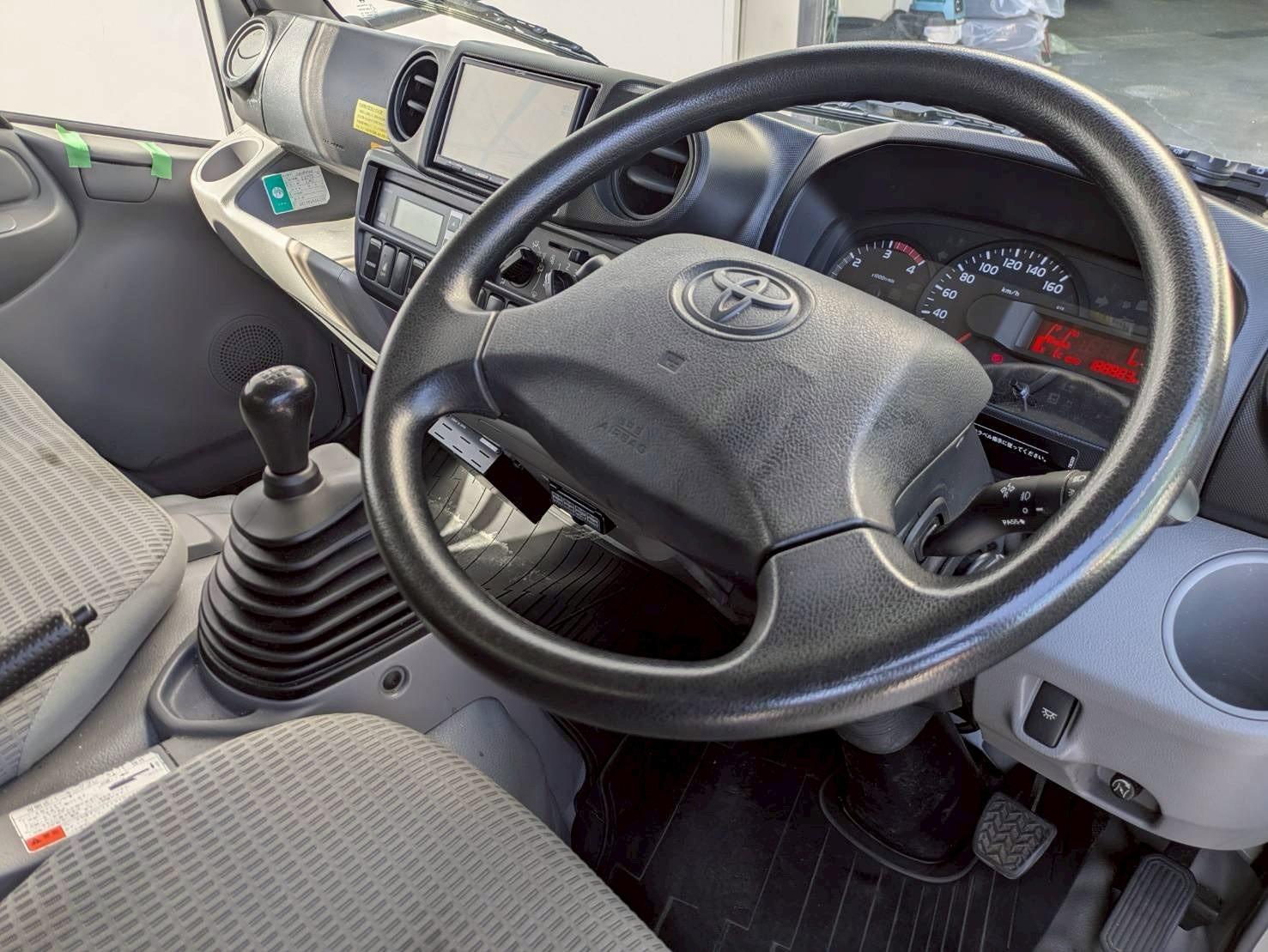 ダイナトラック