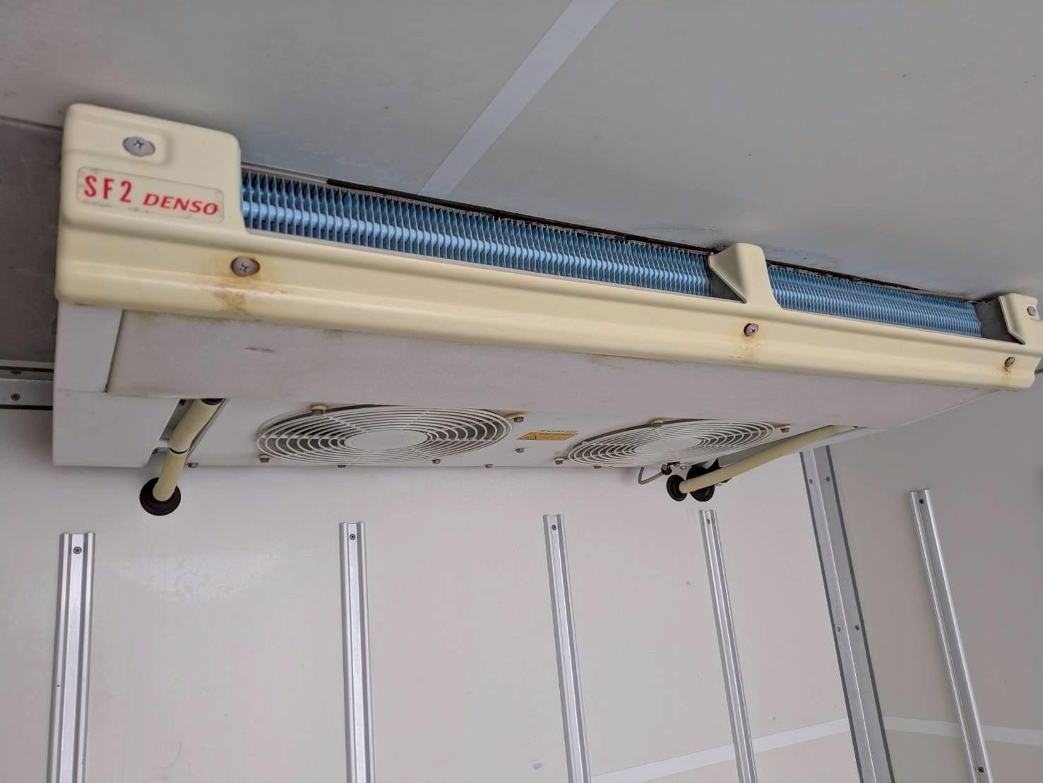 ダイナトラック