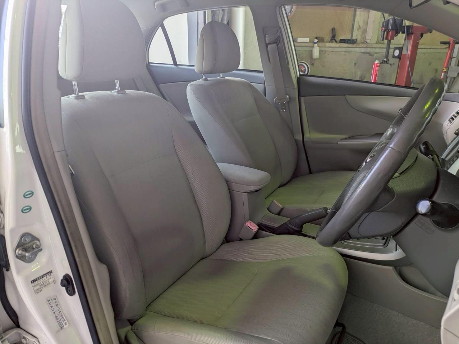 カローラアクシオ