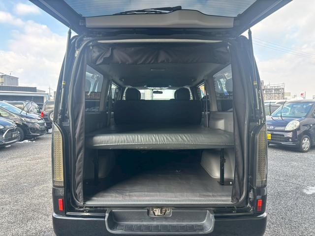 ハイエースバン