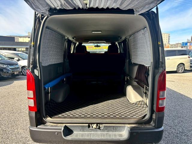 ハイエースバン