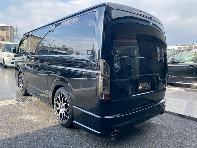 ハイエースバン