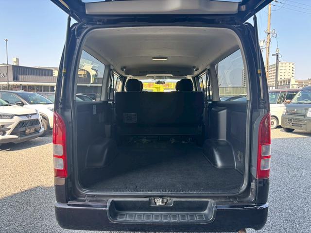 ハイエースバン