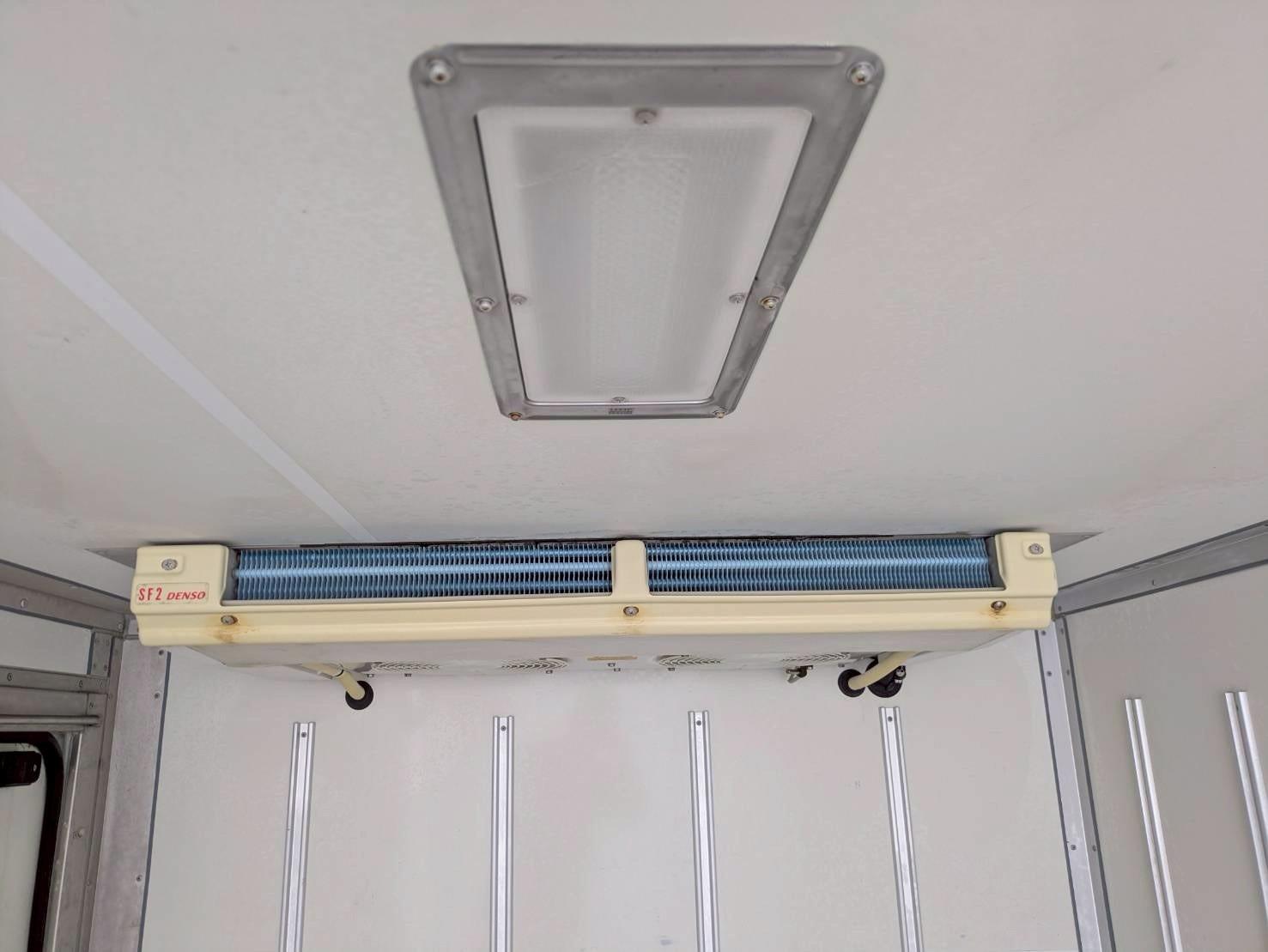 ダイナトラック