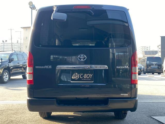 レジアスエースバン