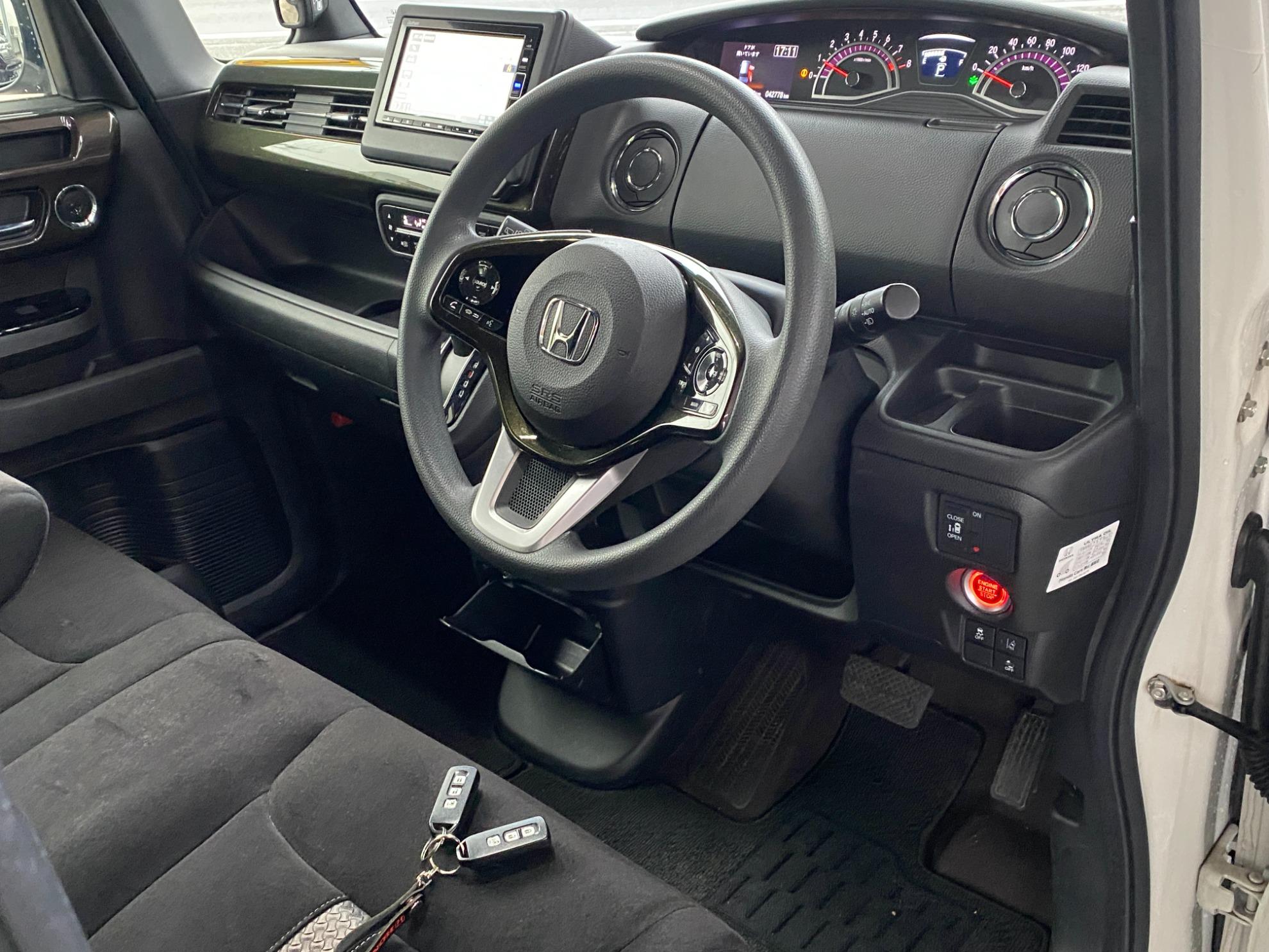 Ｎ－ＢＯＸカスタム