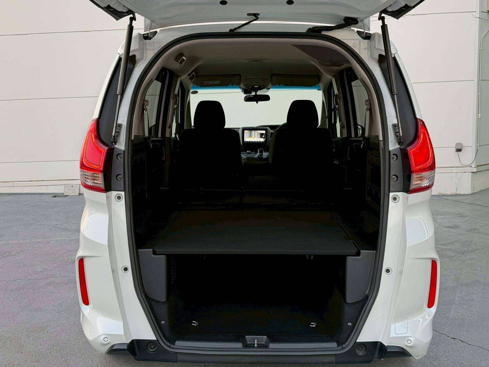 フリード＋ハイブリッド