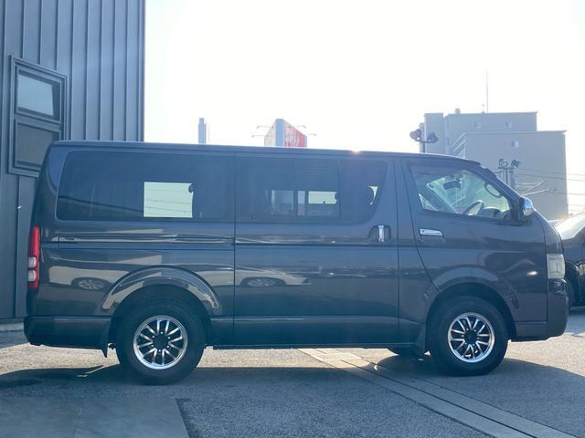 レジアスエースバン