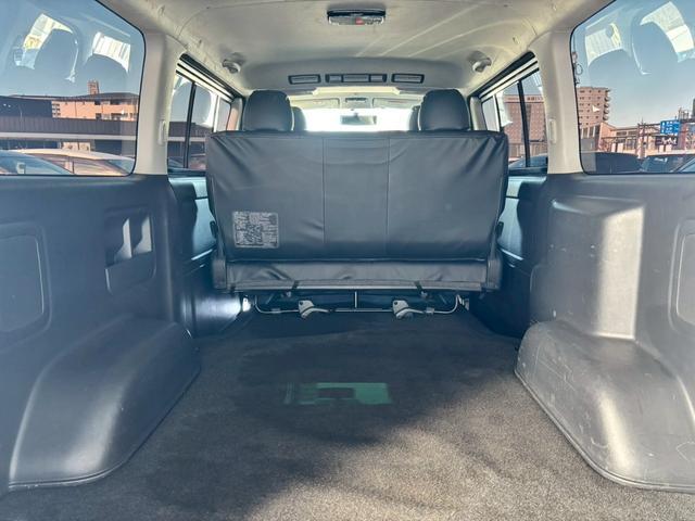 ハイエースバン